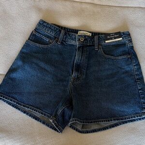 Abercrombie & Fitch High Rise Curve Love the Dad Jean Shorts